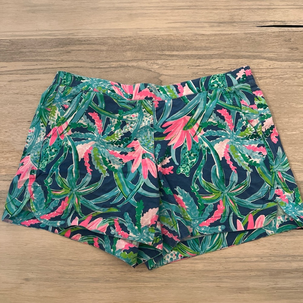 Lilly Pulitzer Macaw Blue "Sweet Escape" Ocean View Shorts Size Small 5” inseam